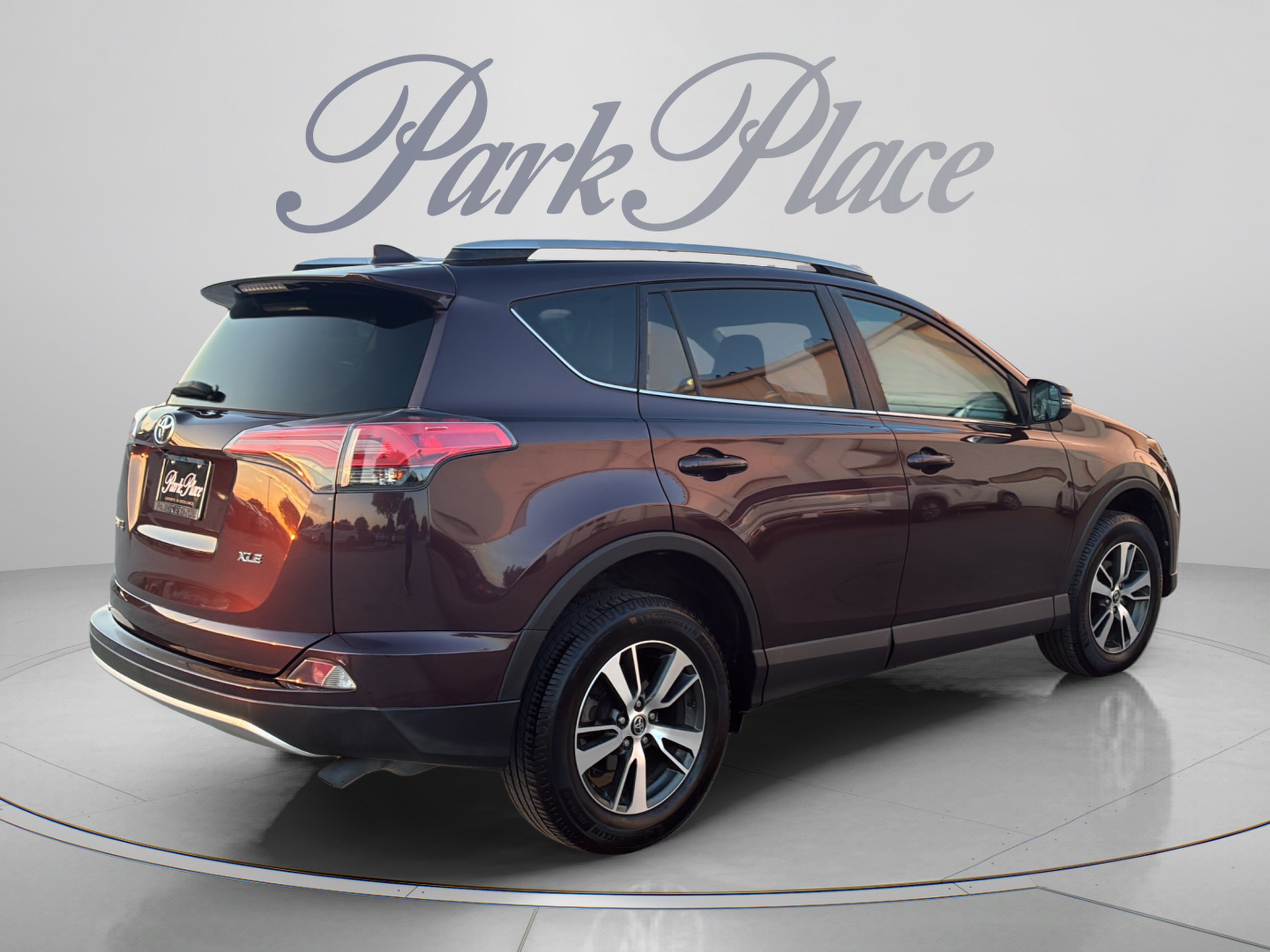 Used 2016 Toyota RAV4 XLE FWD image 6