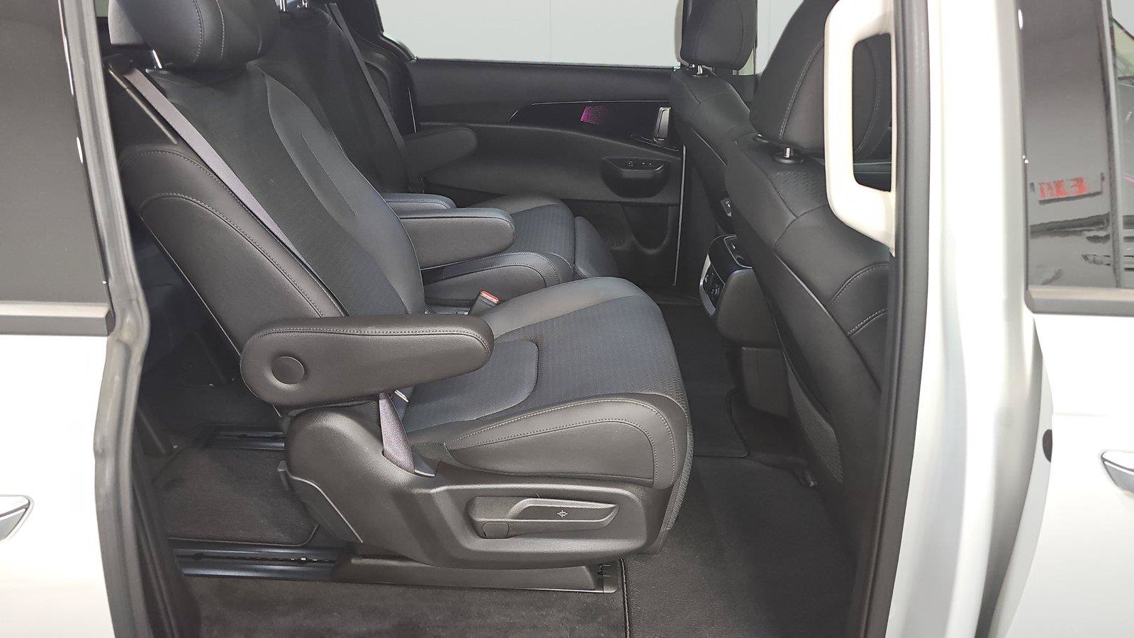 Used 2026 Kia Carnival SX Prestige FWD image 13