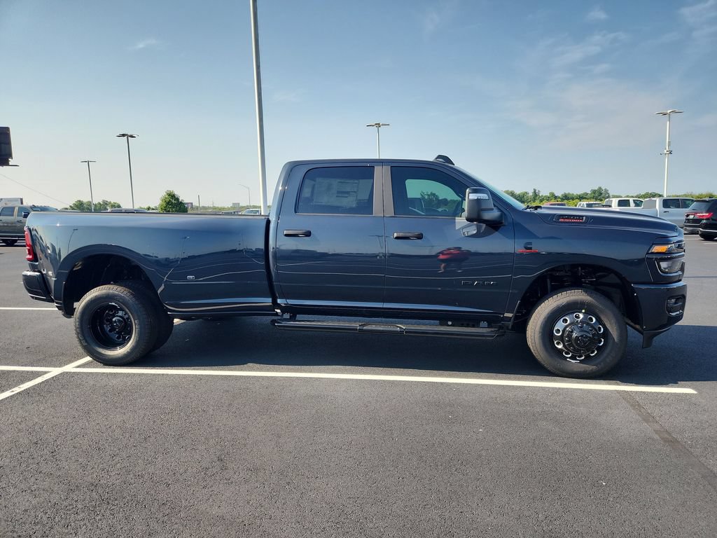 New 2026 RAM 3500 Big Horn AWD/4WD image 9