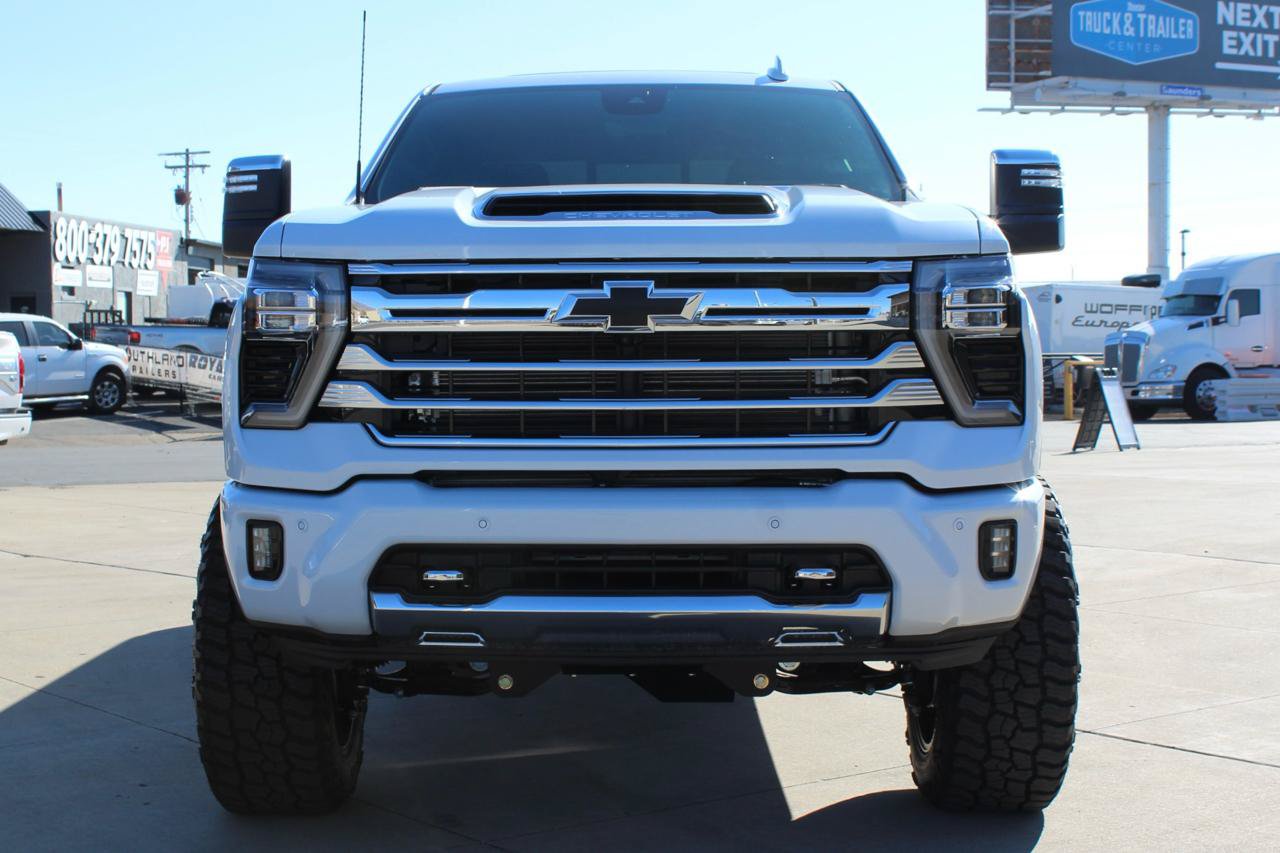 Used 2026 Chevrolet Silverado 3500 High Country w/ High Country Premium Package AWD/4WD image 8