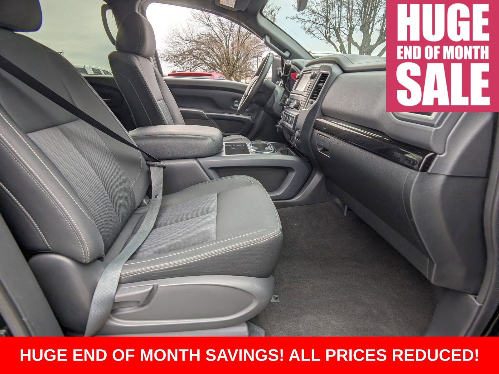 Used 2018 Nissan Titan SV w/ SV Convenience Package image 15