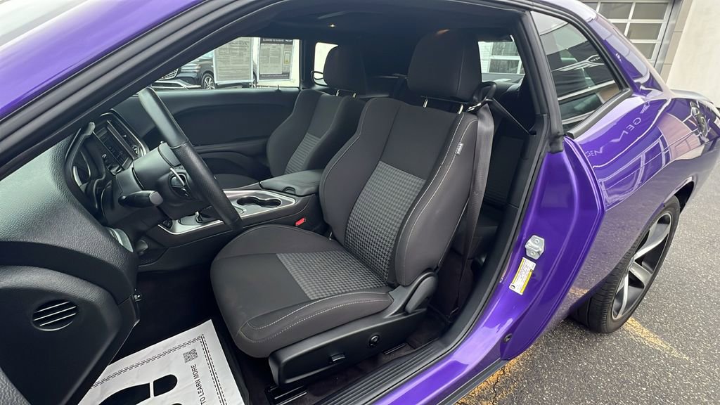 Used 2018 Dodge Challenger R/T image 26