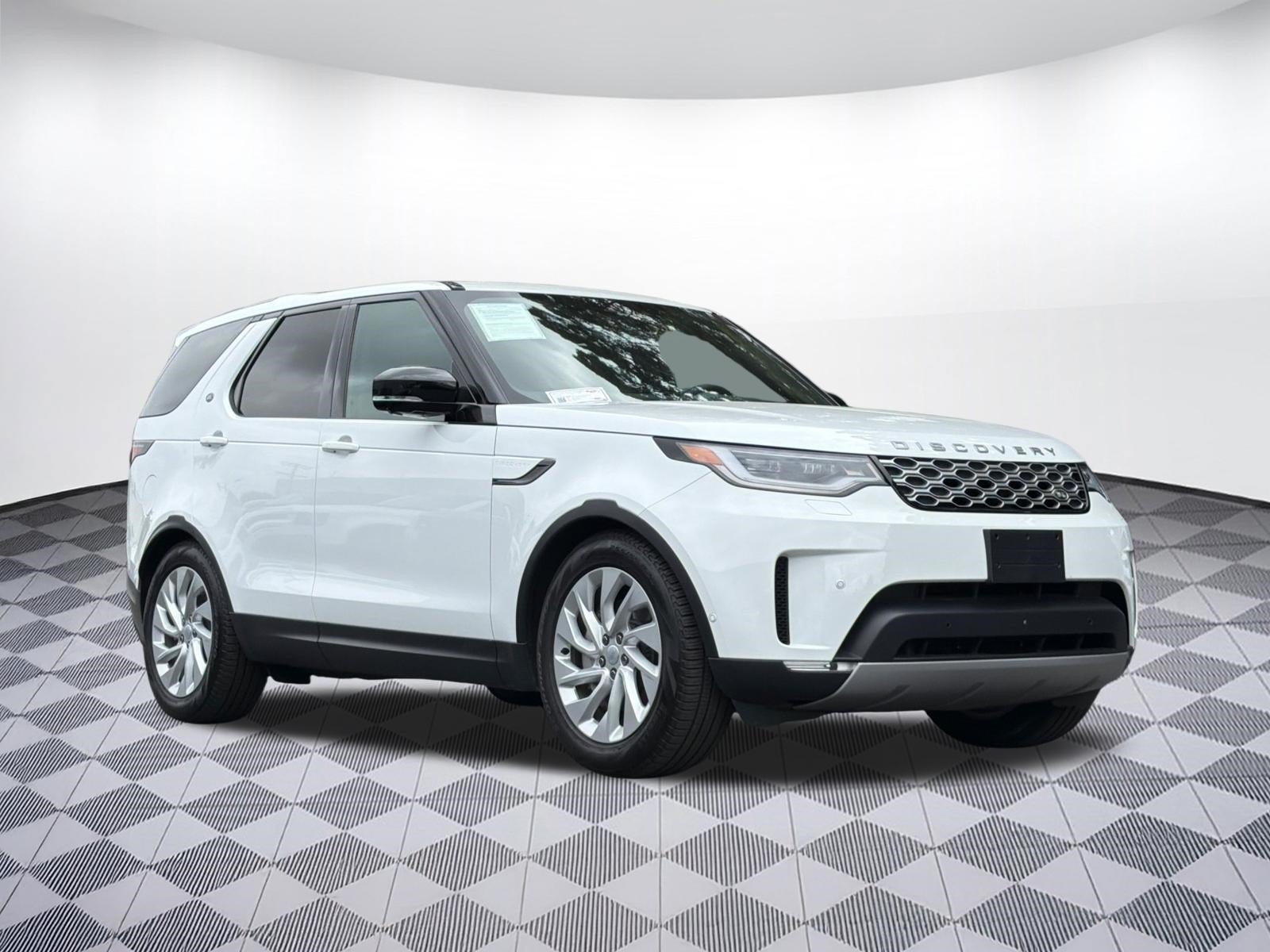 Used 2025 Land Rover Discovery S AWD/4WD image 7