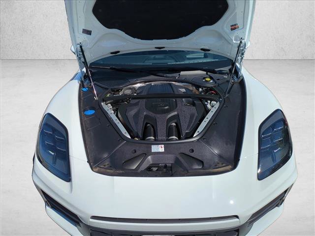 Used 2024 Porsche Panamera image 25