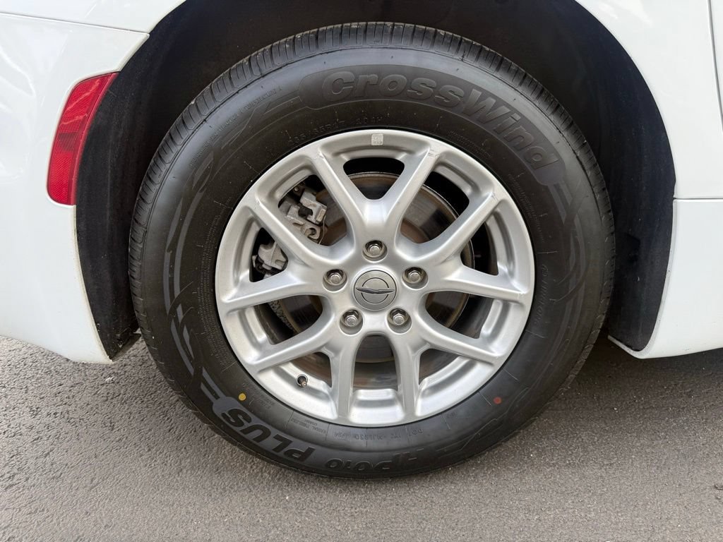 Used 2023 Chrysler Pacifica Touring-L FWD image 56