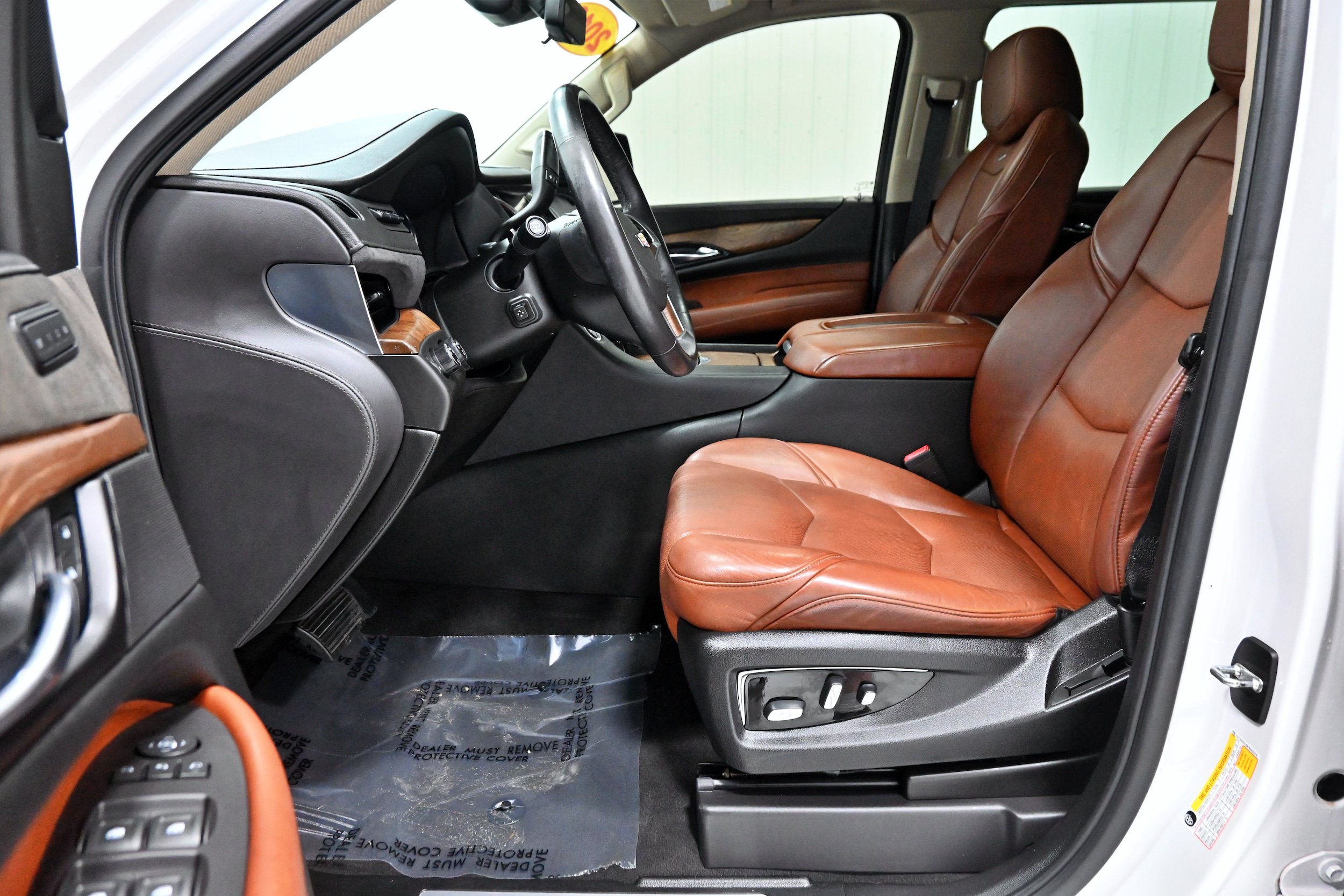 Used 2019 Cadillac Escalade Premium Luxury AWD/4WD image 5