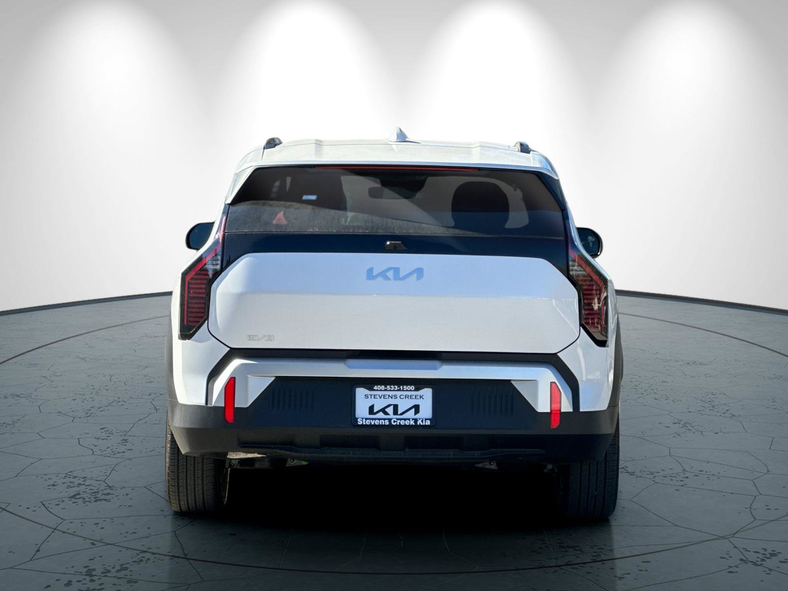 New 2027 Kia EV3 Wind FWD image 5