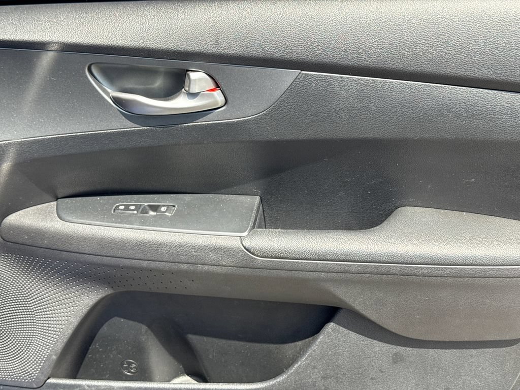 Used 2020 Kia Forte LXS FWD image 14