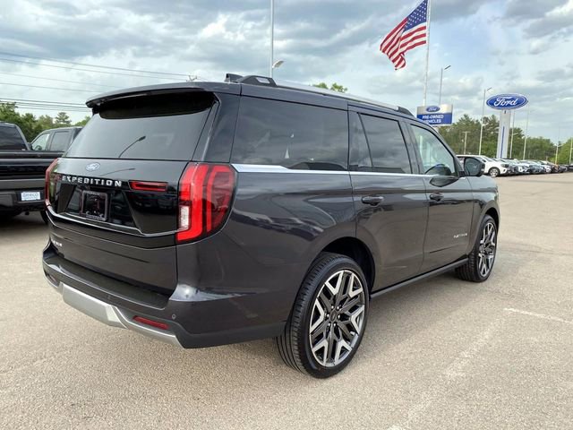 Used 2026 Ford Expedition Platinum w/ Platinum Ultimate Package AWD/4WD image 3
