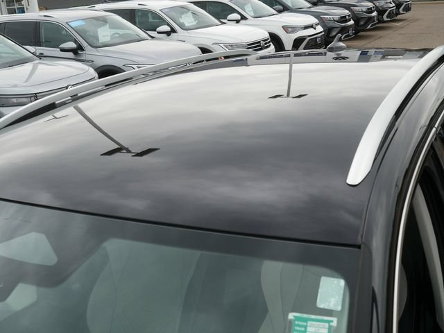 Certified 2025 Volkswagen Tiguan SE AWD/4WD image 11