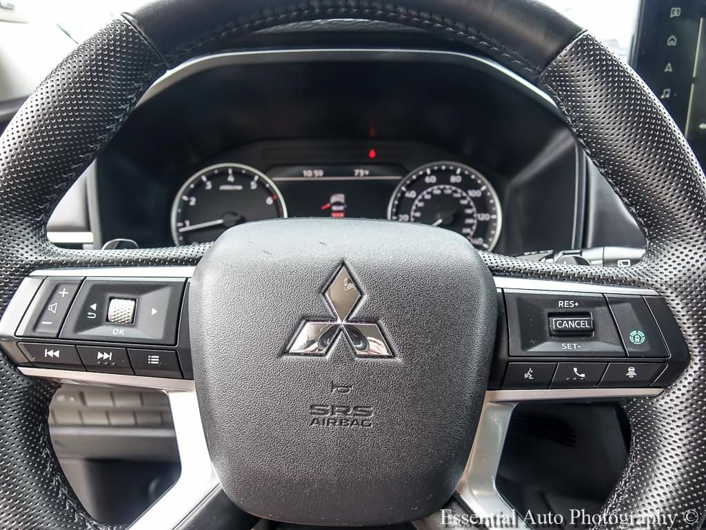 Used 2025 Mitsubishi Outlander SE AWD/4WD image 15
