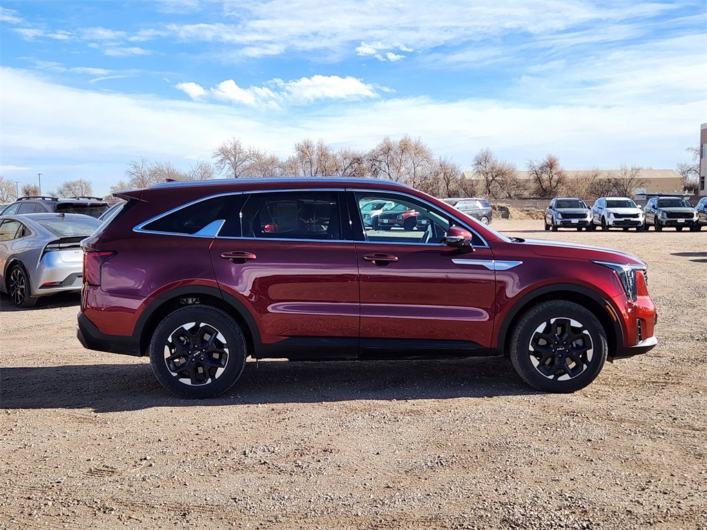 Certified 2024 Kia Sorento S w/ Panoramic Sunroof Package image 2