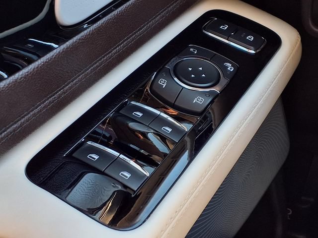 Certified 2023 Lincoln Aviator Black Label w/ Jet Package AWD/4WD image 17