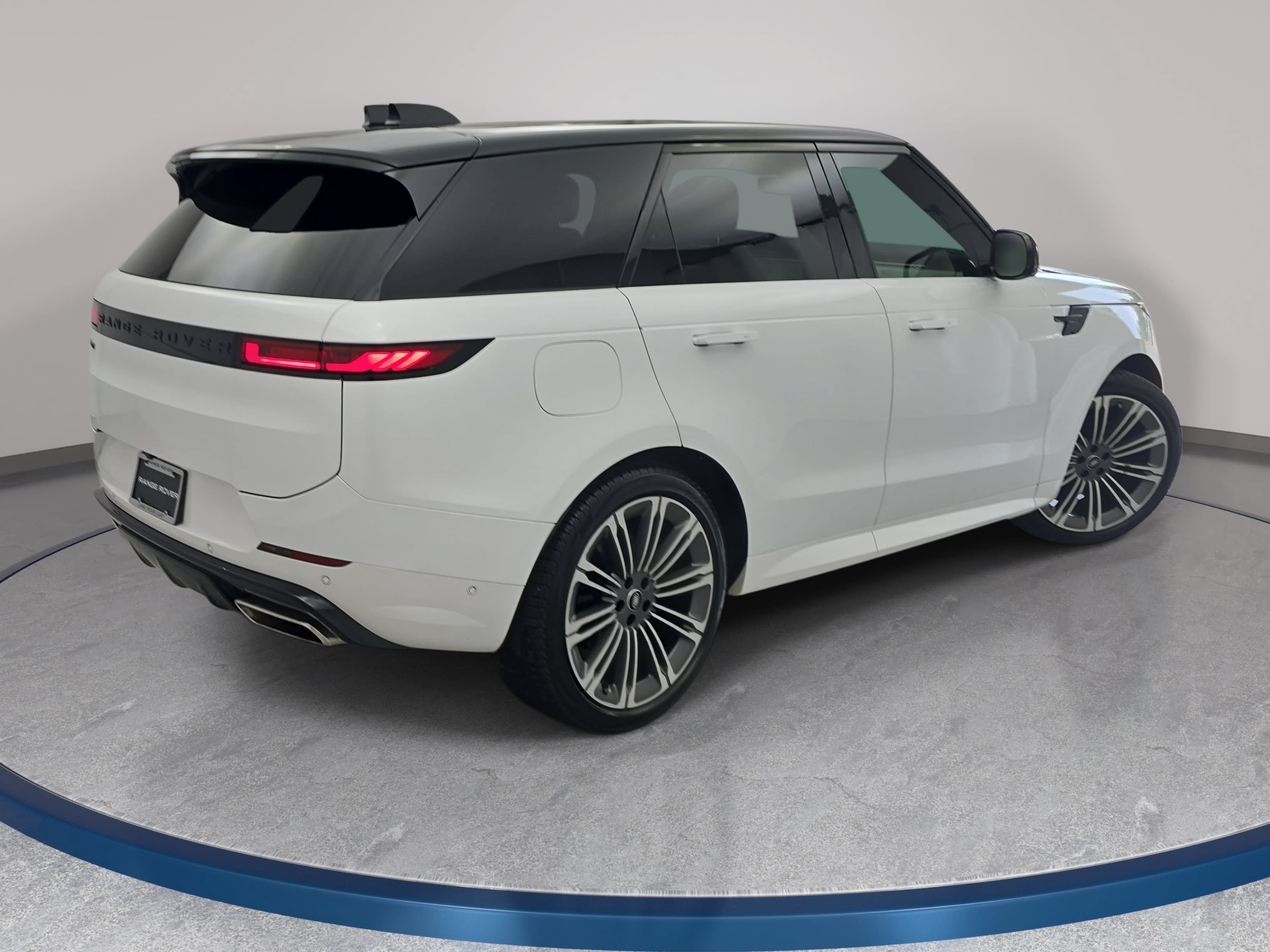 Certified 2024 Land Rover Range Rover Sport Dynamic SE AWD/4WD image 5