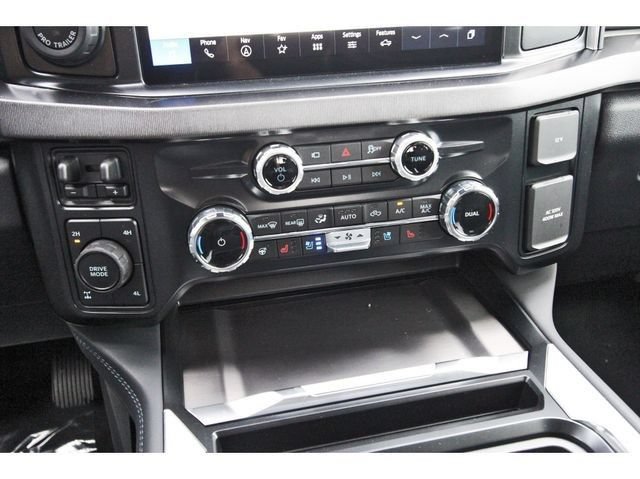 New 2026 Ford F250 Platinum w/ FX4 Off-Road Package AWD/4WD image 17