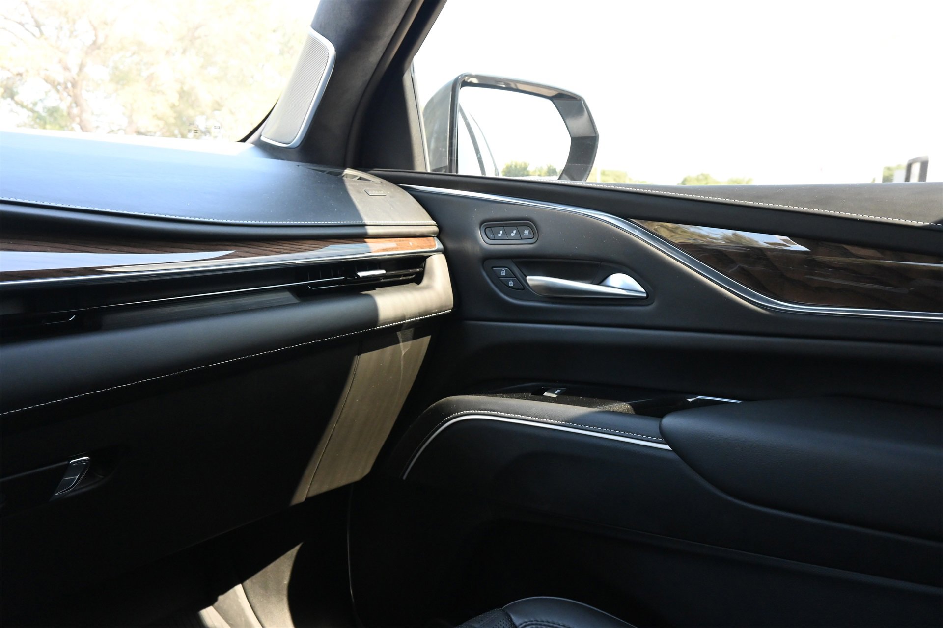 Certified 2023 Cadillac Escalade Sport Platinum w/ LPO, Floor Liner Package image 8