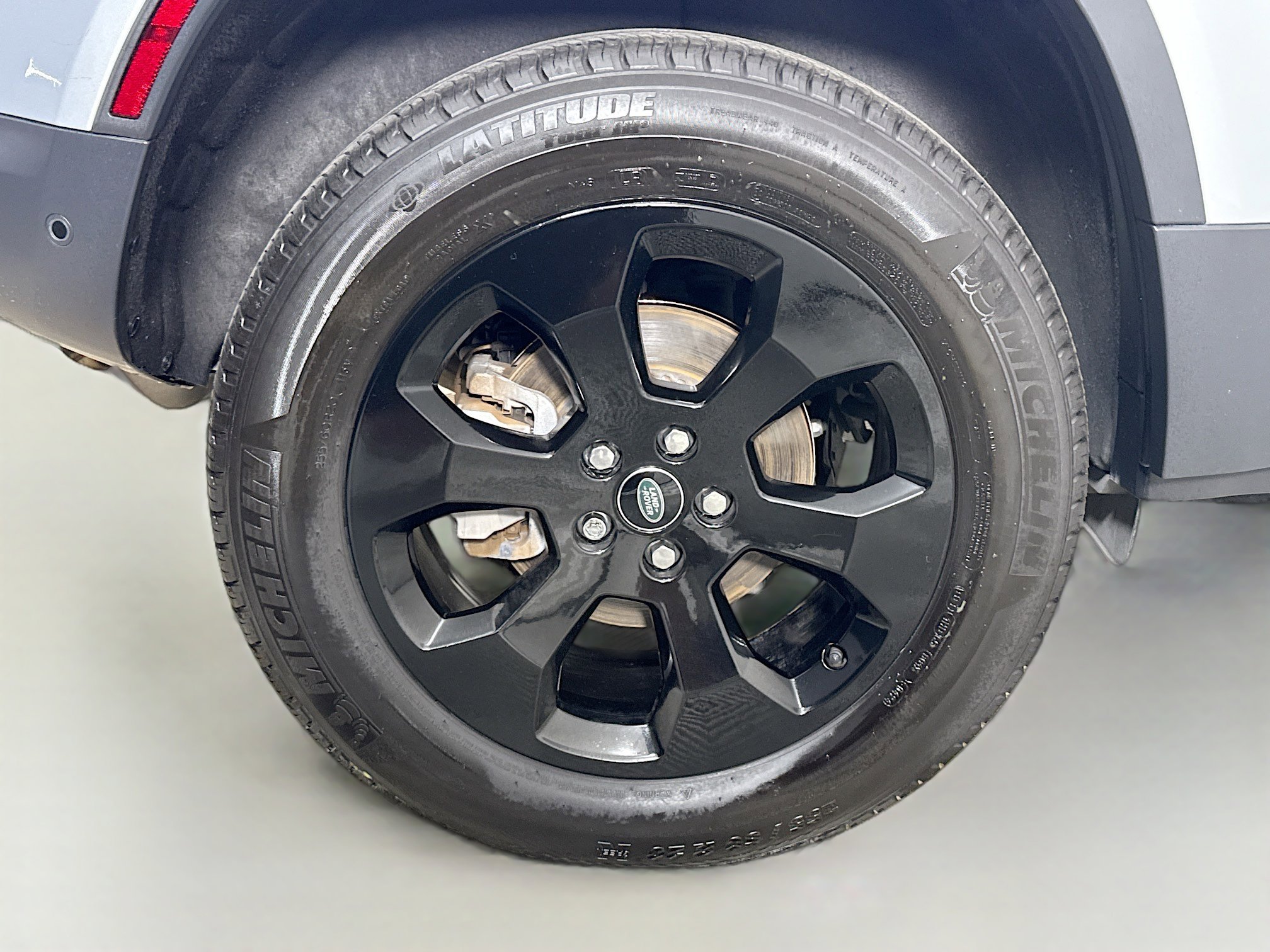 Used 2023 Land Rover Defender 110 S image 33