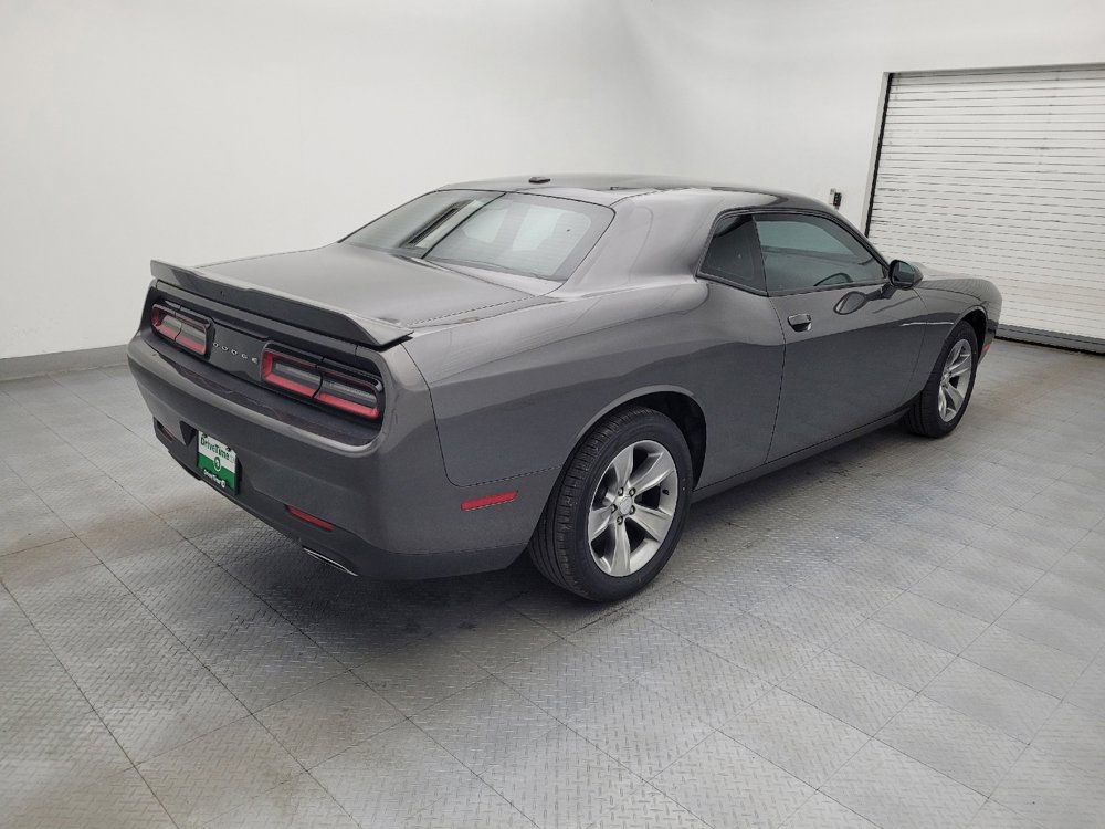 Used 2019 Dodge Challenger SXT RWD image 10