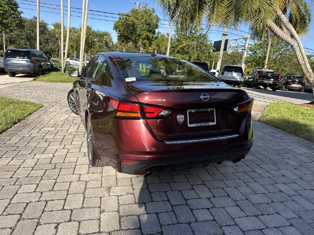 Used 2023 Nissan Altima 2.5 SL FWD image 12