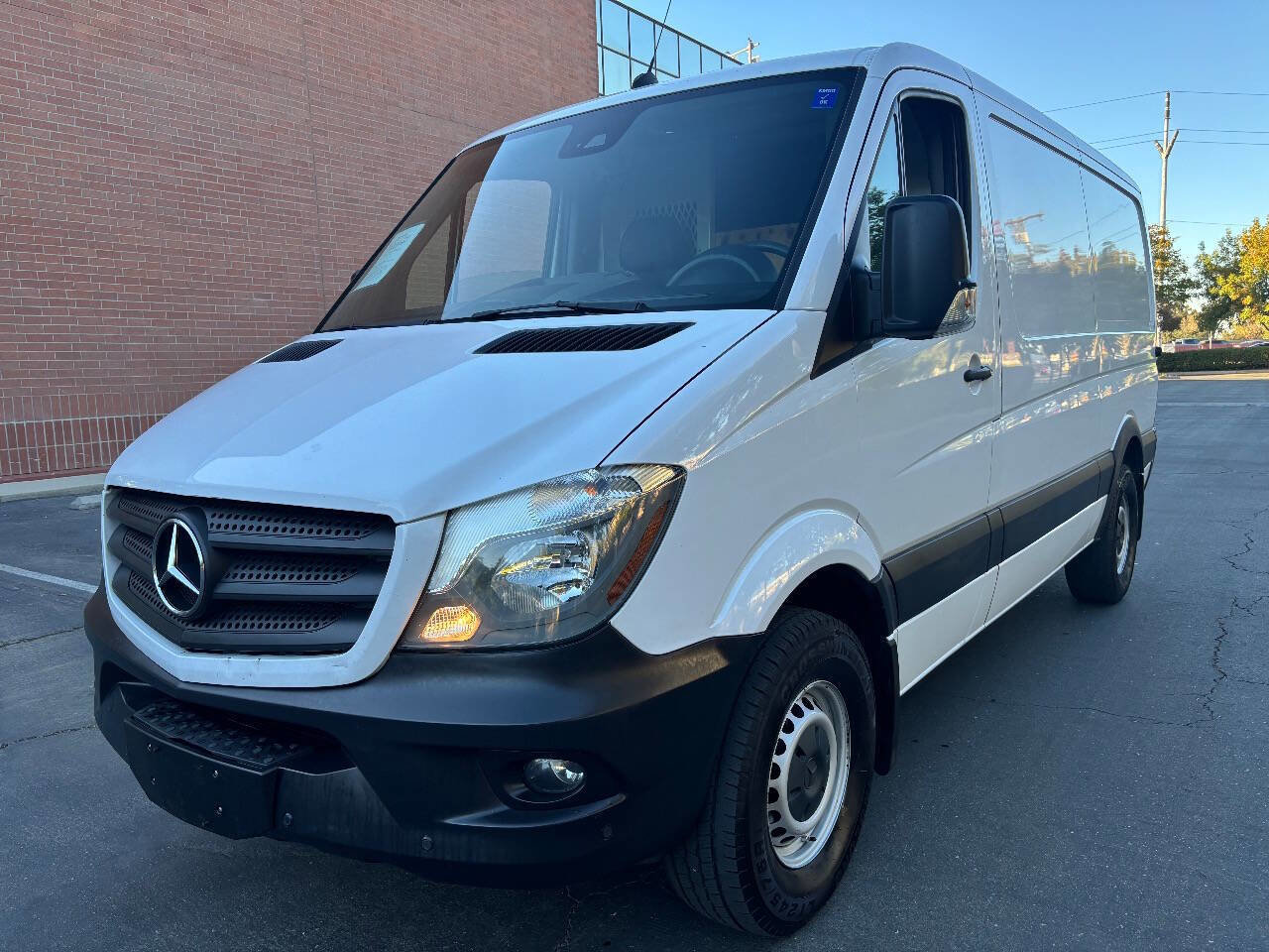 Used 2016 Mercedes-Benz Sprinter 2500 image 4