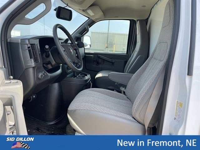 New 2025 GMC Savana 3500 w/ Power Convenience Package RWD image 4