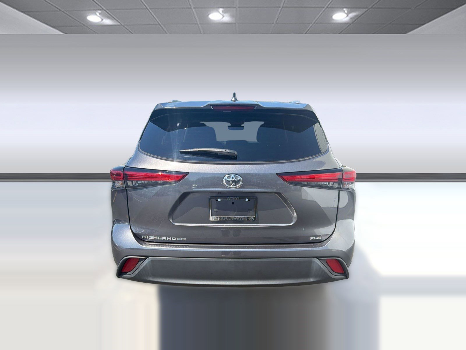 Used 2023 Toyota Highlander XLE image 9