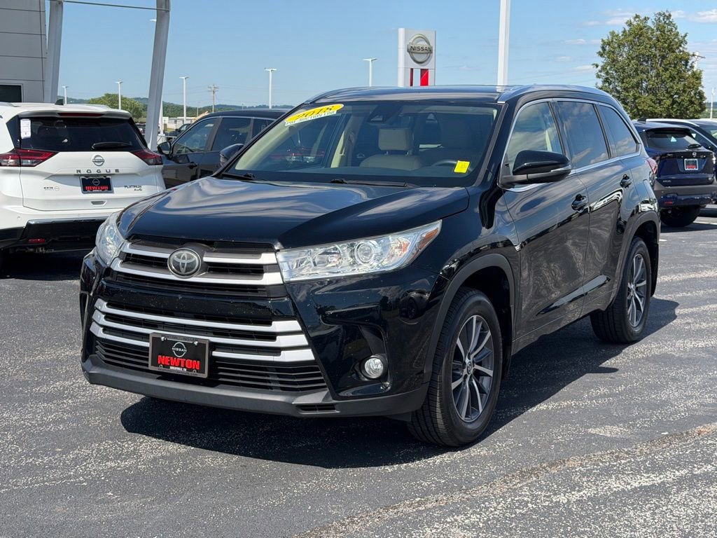 Used 2018 Toyota Highlander XLE AWD/4WD image 9