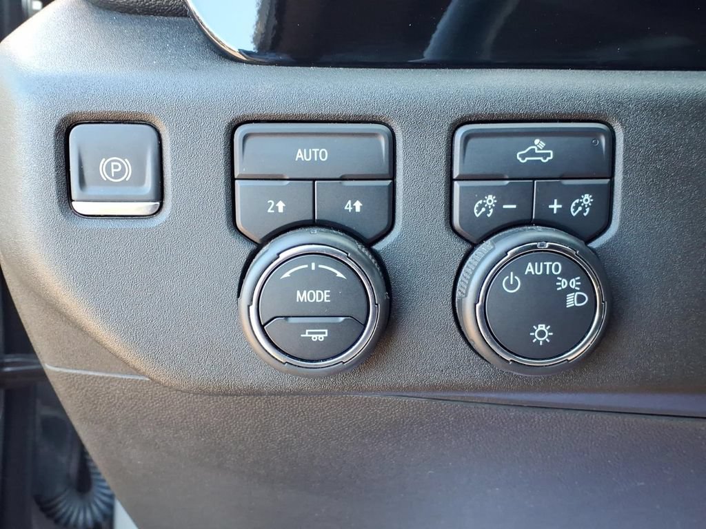 Used 2024 Chevrolet Silverado 1500 LT AWD/4WD image 18