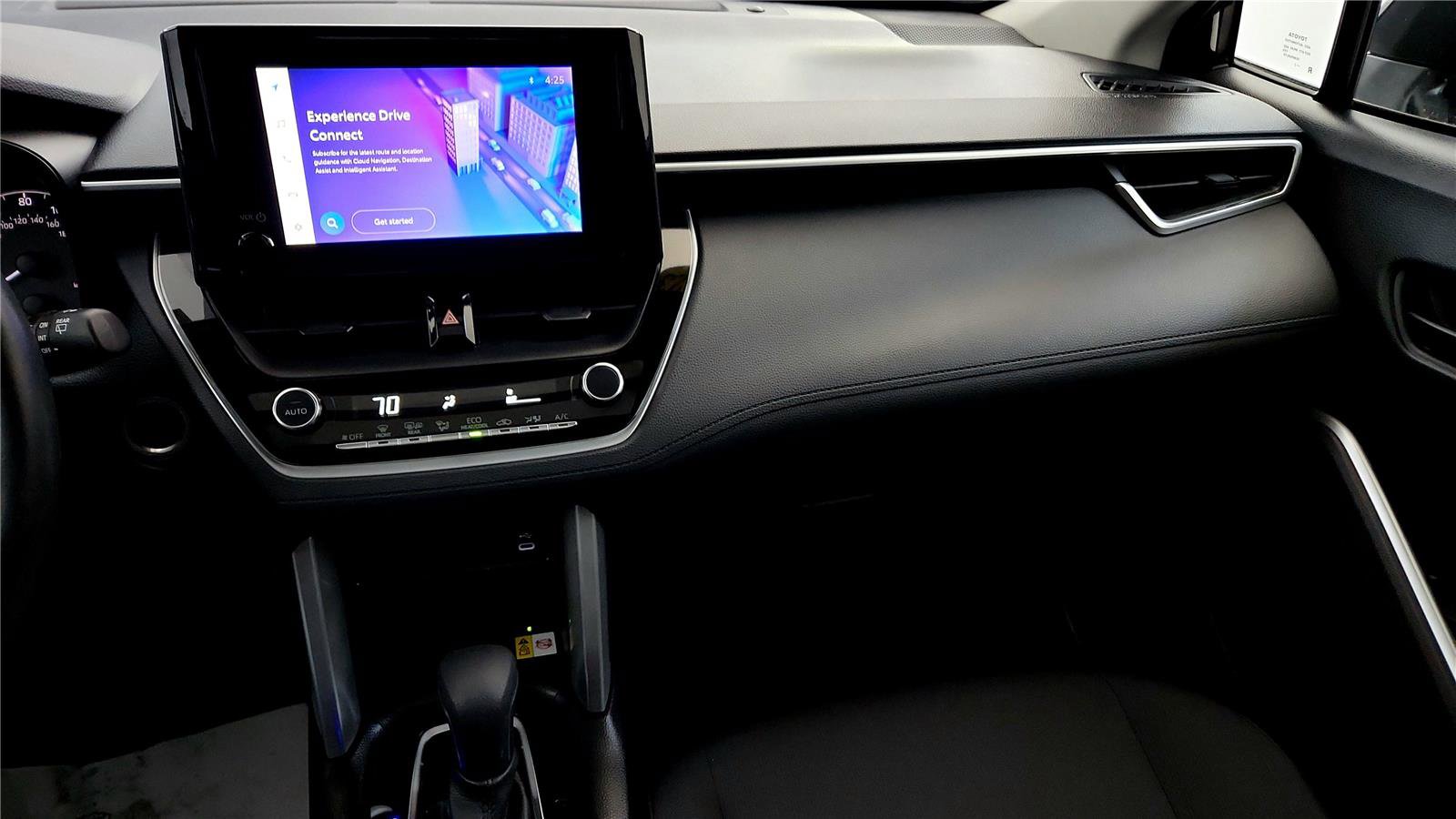 Used 2023 Toyota Corolla Cross LE w/ Moonroof Package image 30