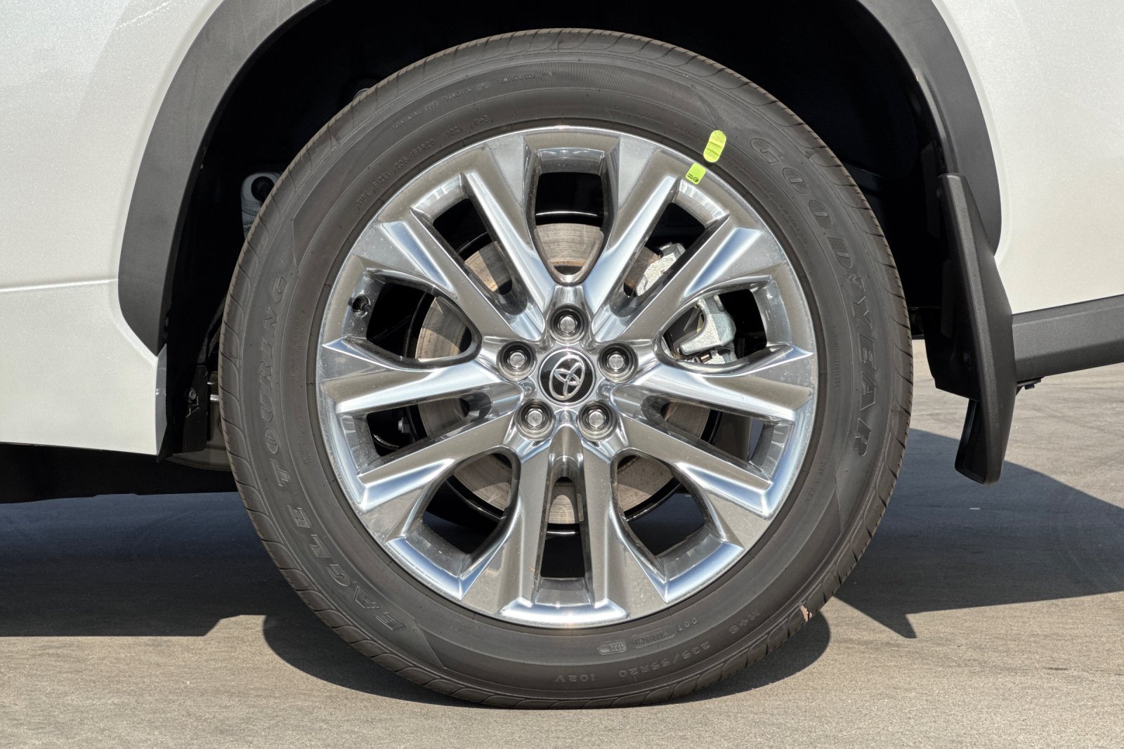 New 2026 Toyota Highlander Limited AWD/4WD image 32