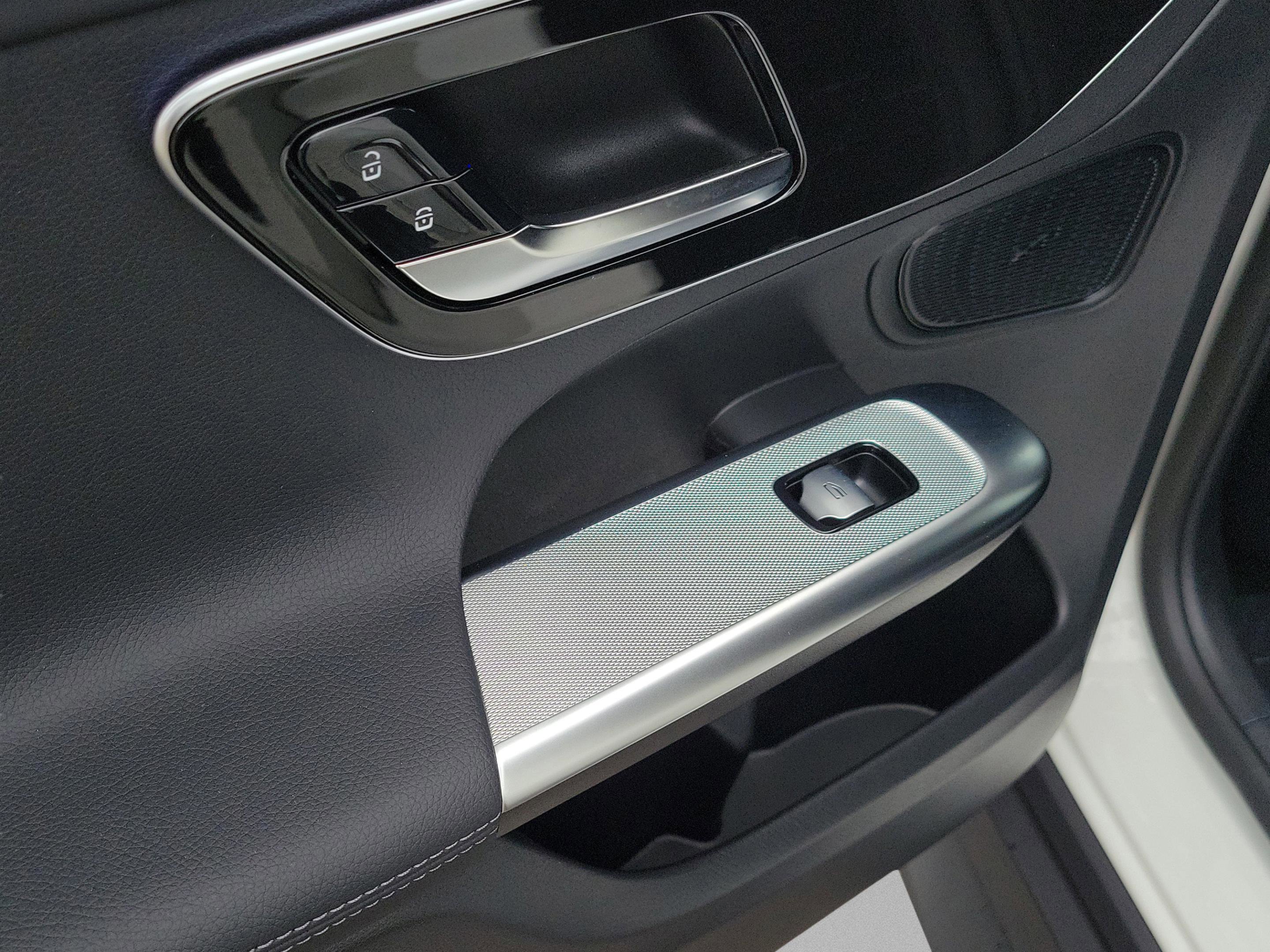 Certified 2026 Mercedes-Benz GLC 300 4MATIC image 7