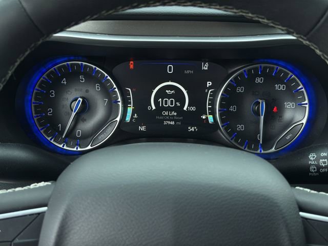 Used 2024 Chrysler Pacifica Touring-L image 23
