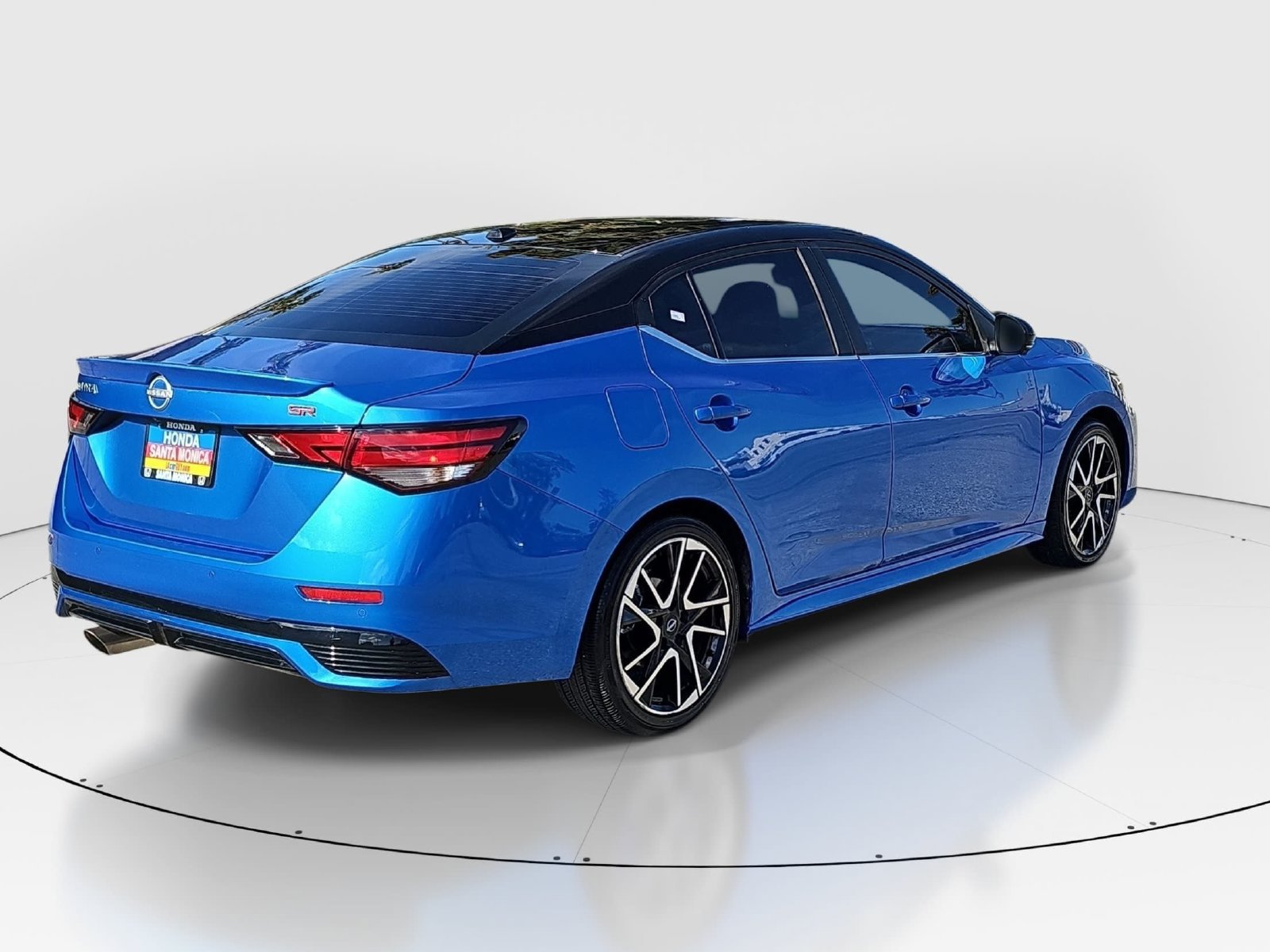 Used 2025 Nissan Sentra SR w/ SR Premium Package FWD image 5