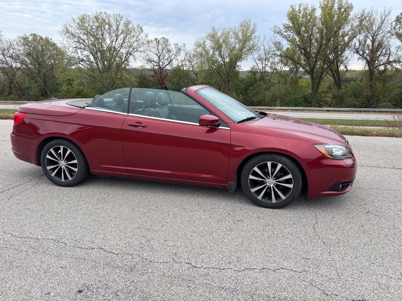 Used 2012 Chrysler 200 S image 5