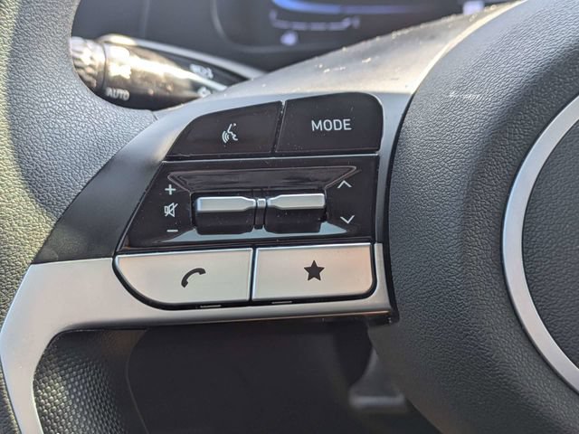 Used 2025 Hyundai Elantra SE FWD image 23
