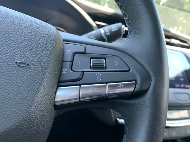 Used 2022 Cadillac XT4 Luxury w/ Cold Weather Package AWD/4WD image 21