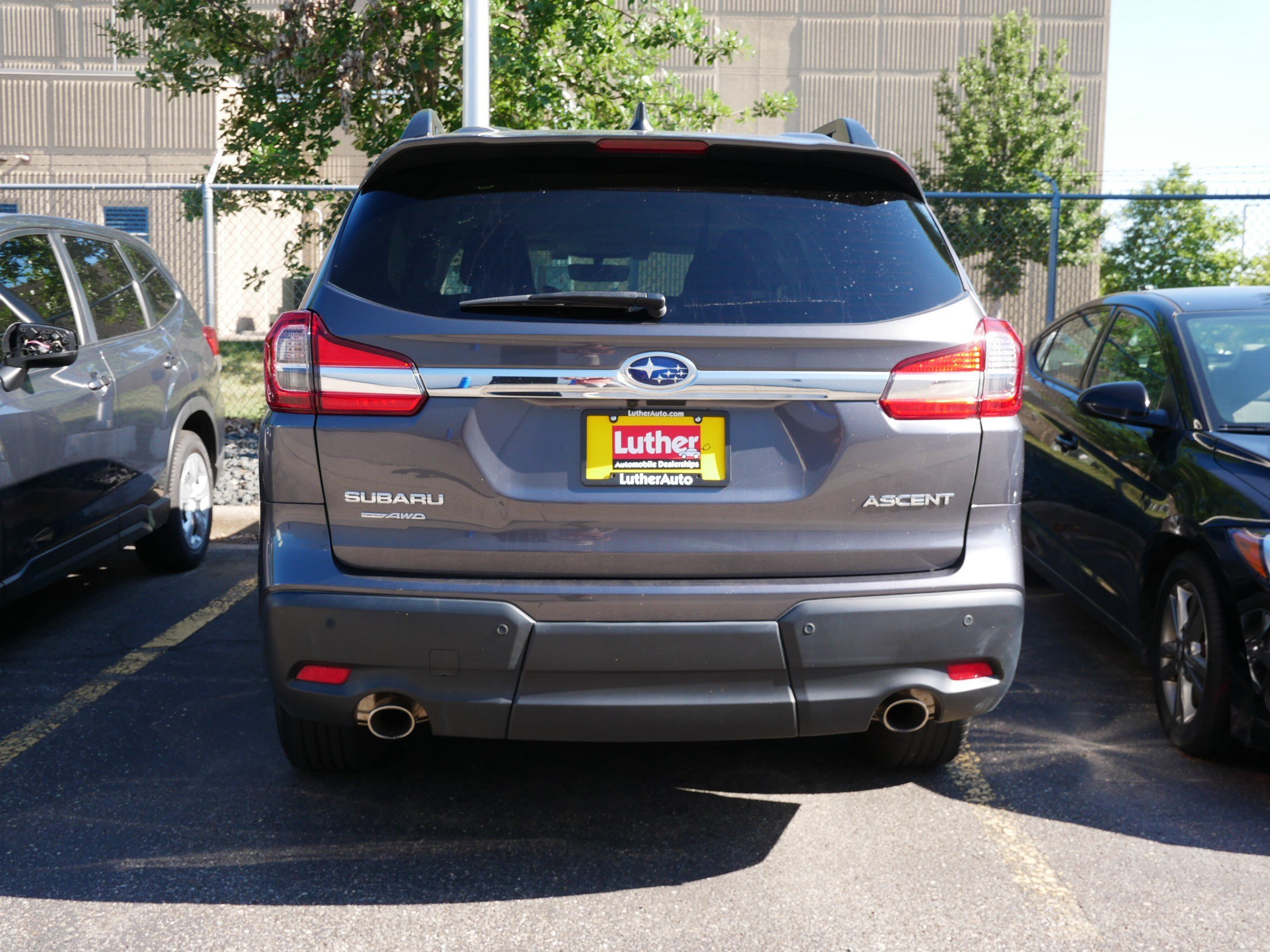 Used 2022 Subaru Ascent Premium w/ Convenience Package AWD/4WD image 4