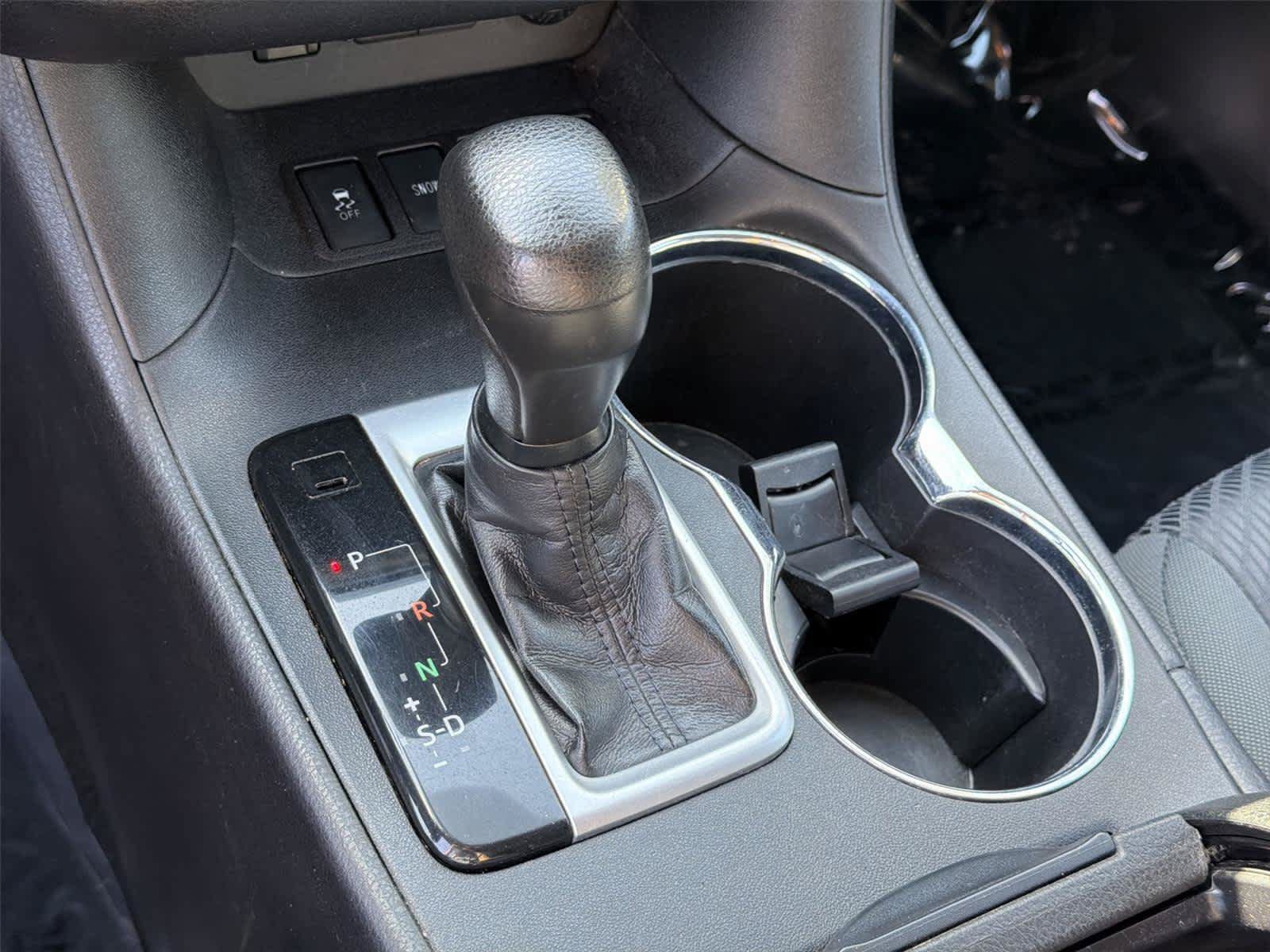 Used 2019 Toyota Highlander LE FWD image 19
