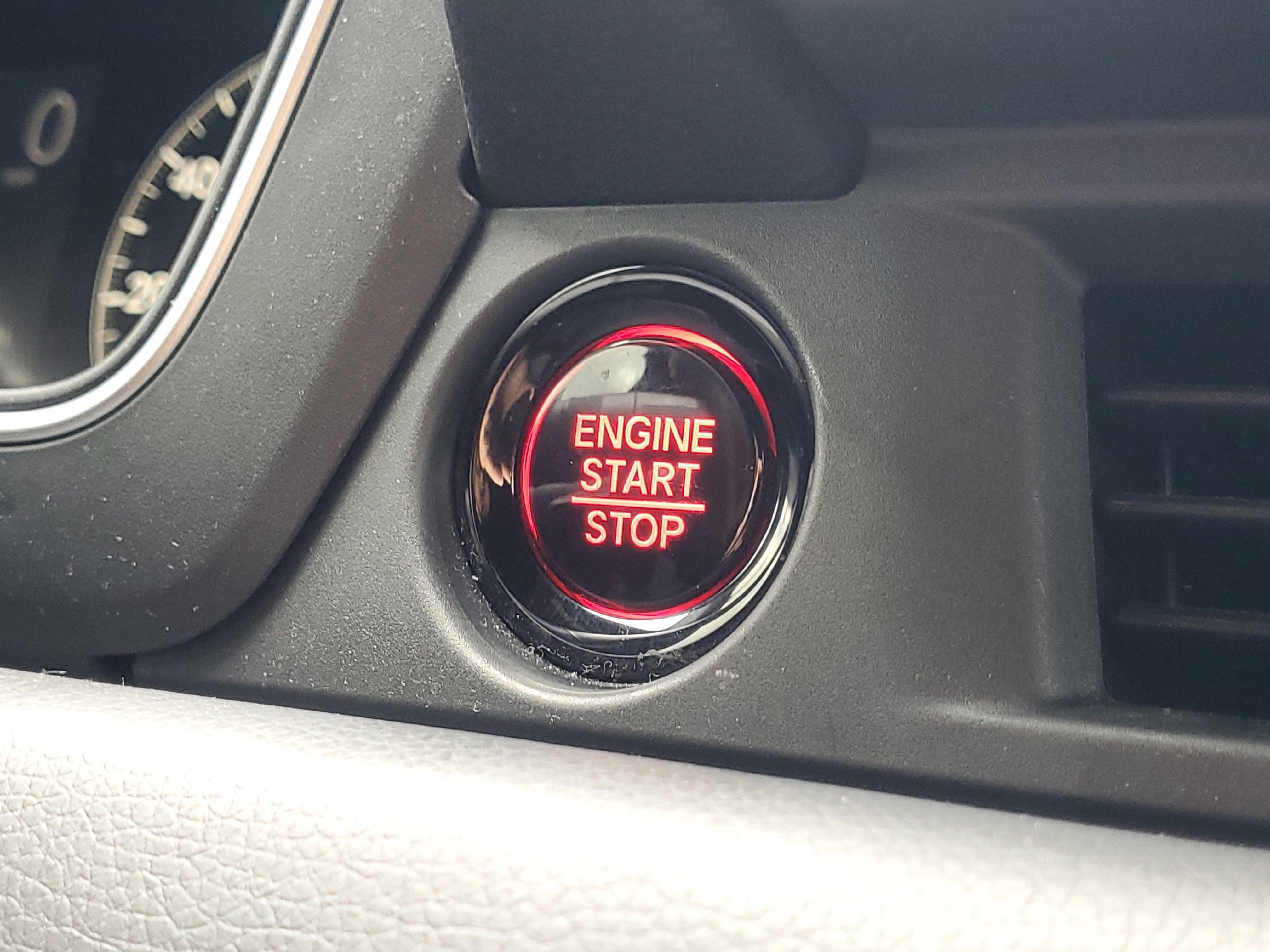 Used 2025 Honda Pilot Sport image 31