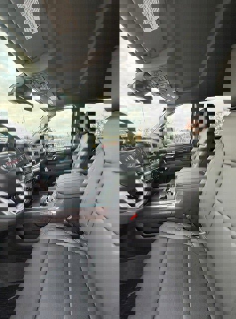 New 2026 GMC Sierra 3500 SLT w/ SLT Convenience Package image 14