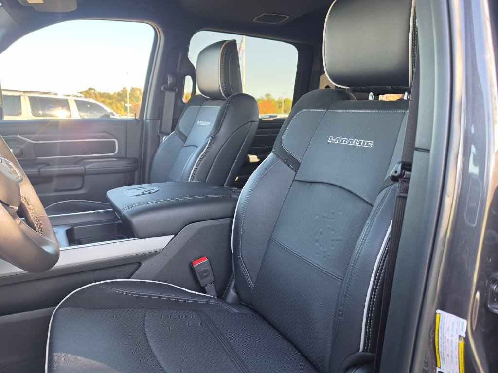 Used 2025 RAM 2500 Laramie AWD/4WD image 10
