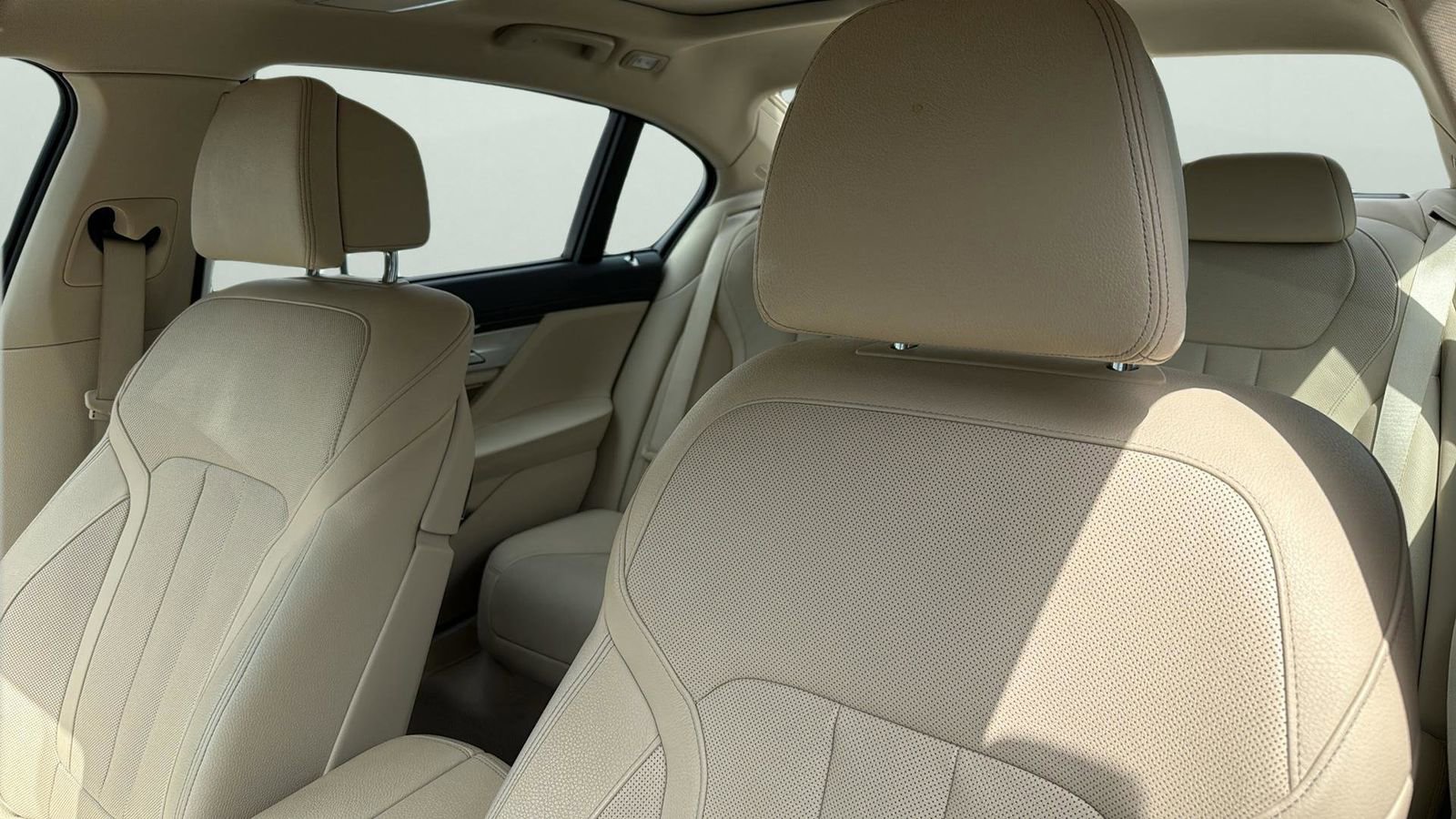Used 2019 BMW 740i w/ Executive Package image 10