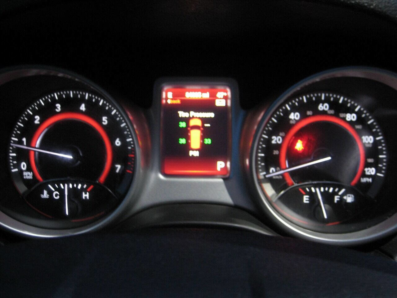 Used 2015 Dodge Journey SXT w/ Flexible Seating Group image 32