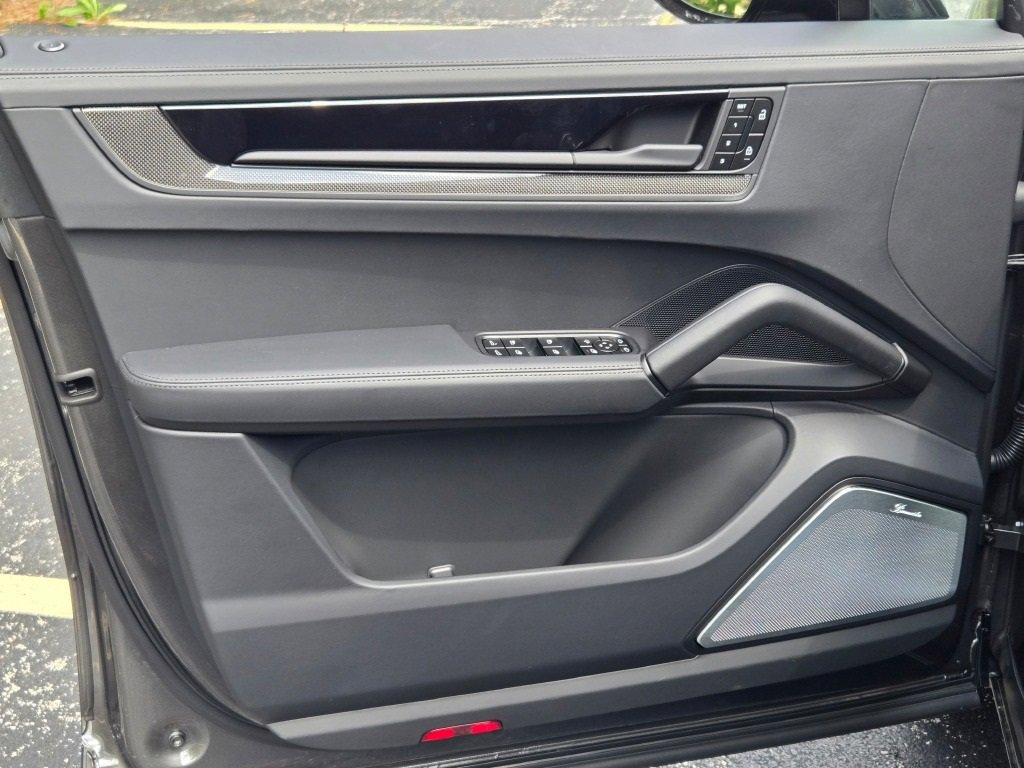 New 2025 Porsche Cayenne GTS image 17