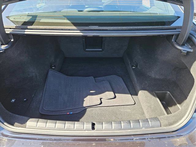 Used 2024 BMW 740i w/ Premium Package image 5