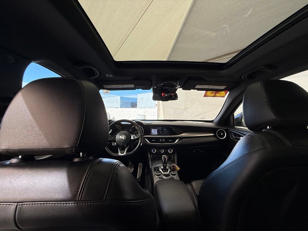 Used 2023 Alfa Romeo Stelvio Veloce AWD/4WD image 26