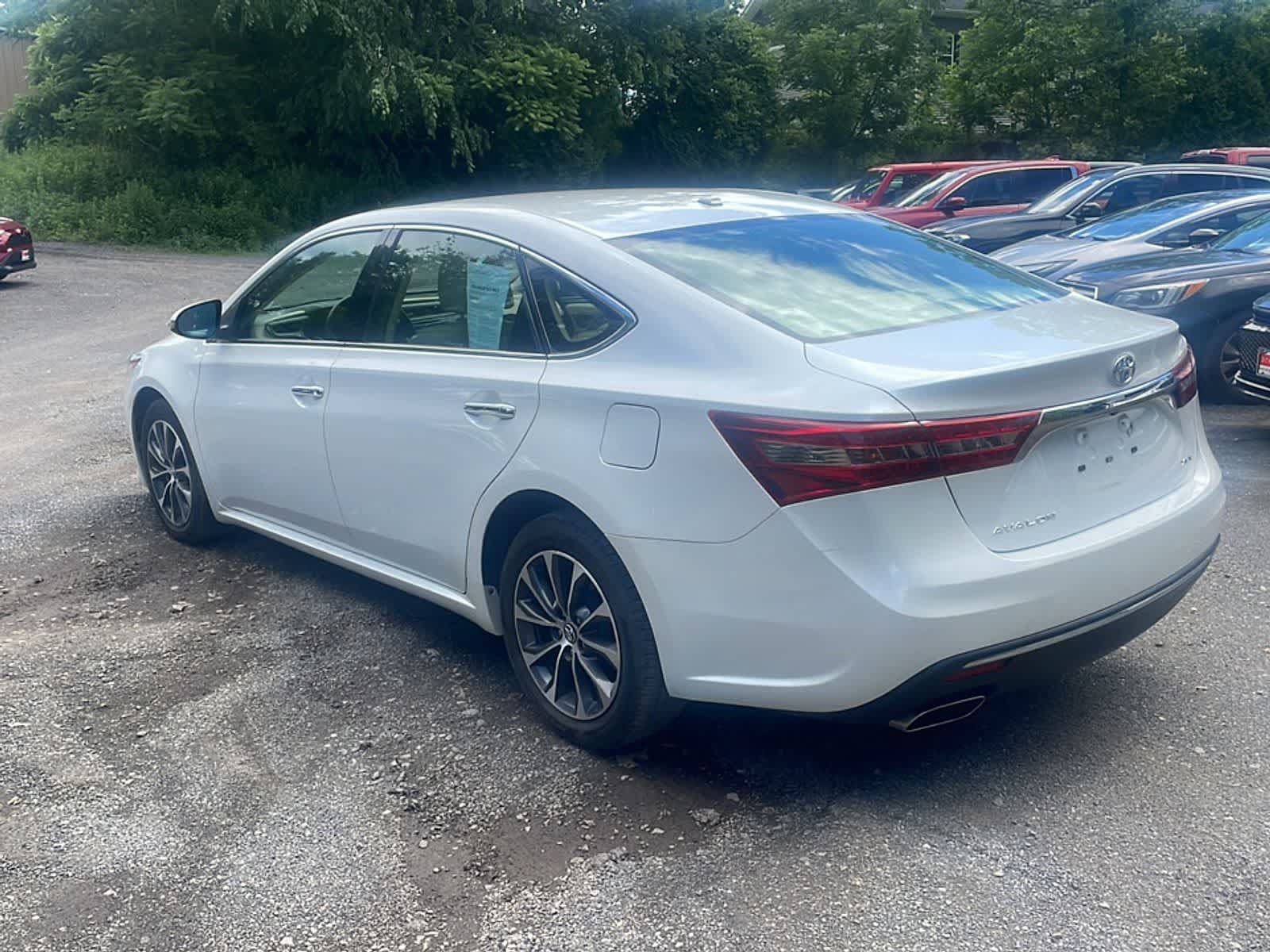 Used 2016 Toyota Avalon XLE FWD image 6