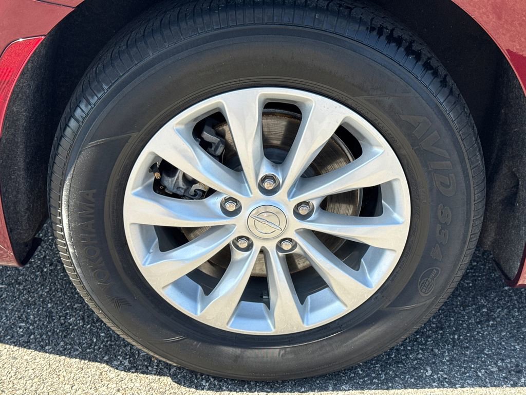 Used 2019 Chrysler Pacifica Touring-L image 17