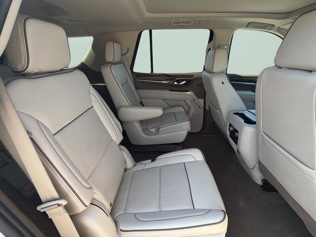 Used 2021 GMC Yukon Denali w/ Denali Premium Package image 14