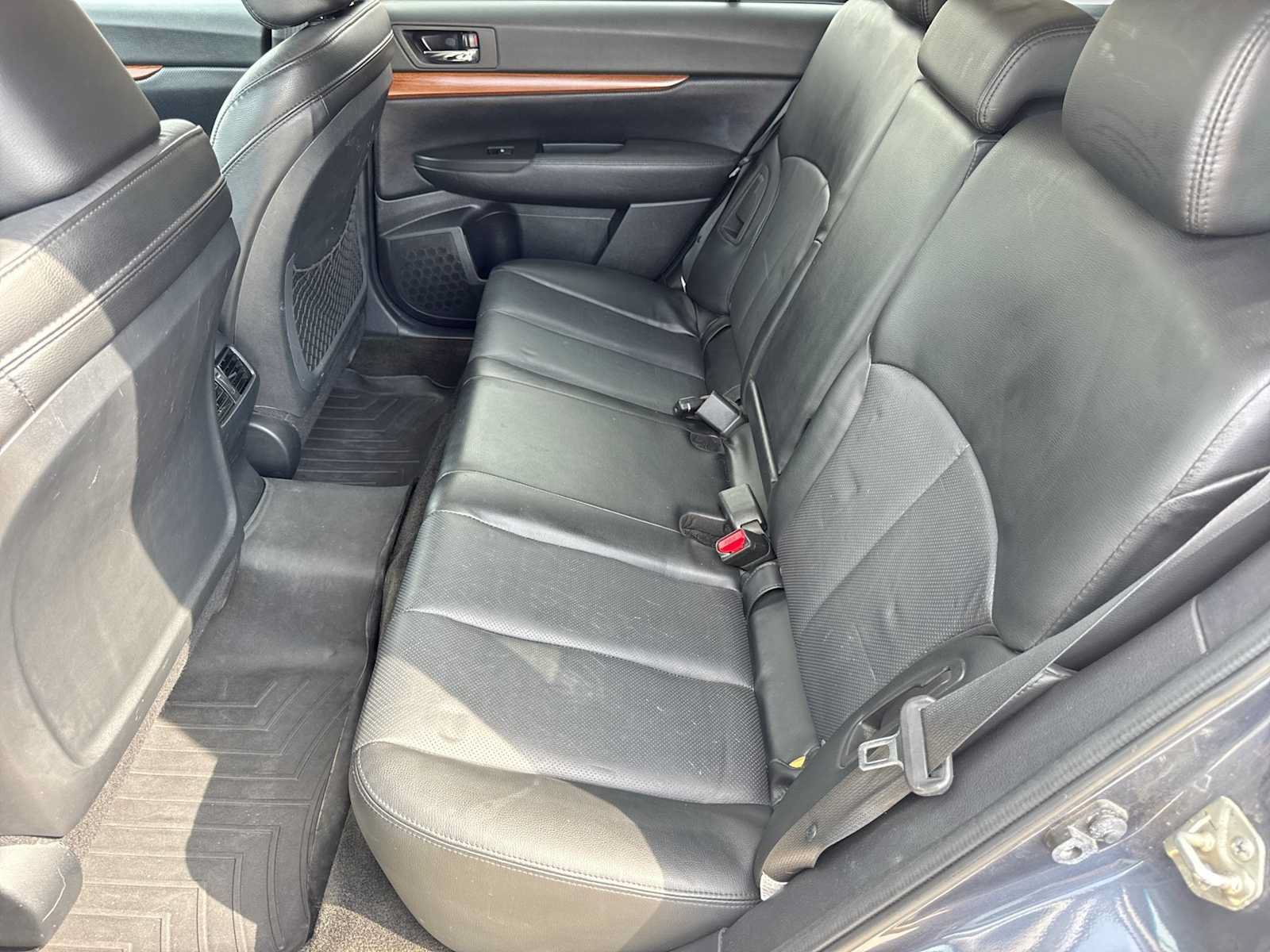 Used 2014 Subaru Outback 3.6R Limited w/ Moonroof Package AWD/4WD image 19